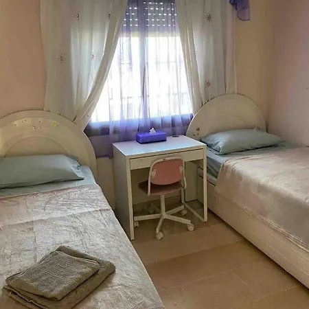 Apartment Cozy Nearly Sea,tennis,bars And Other